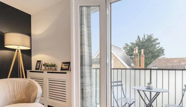 Charming 1BR Apartment | Parking Included