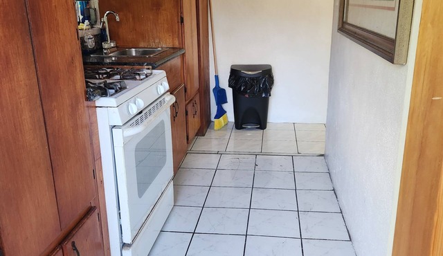 Charming 2-bedroom bed & breakfast in brilliant Nassau with AC, WiFi