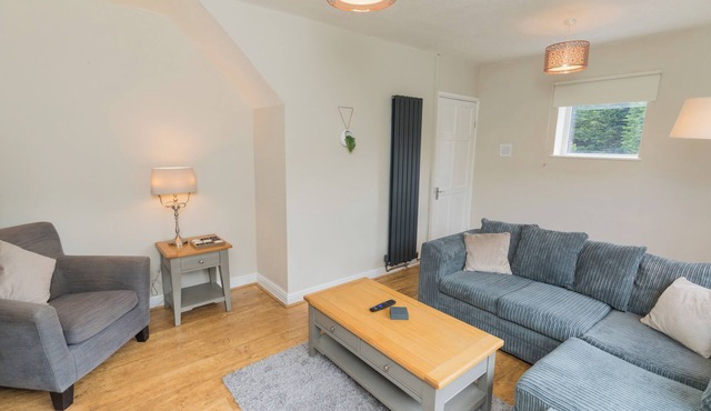 Charming 2Bedroom/1Bathroom Getaway- Ideal for Families & Travellers for work