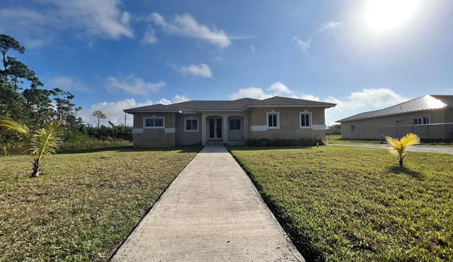 Charming 3-bedroom house with AC, WiFi in lovely Freeport