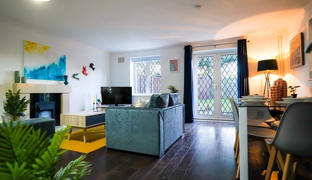 Charming 4BR for Large Groups