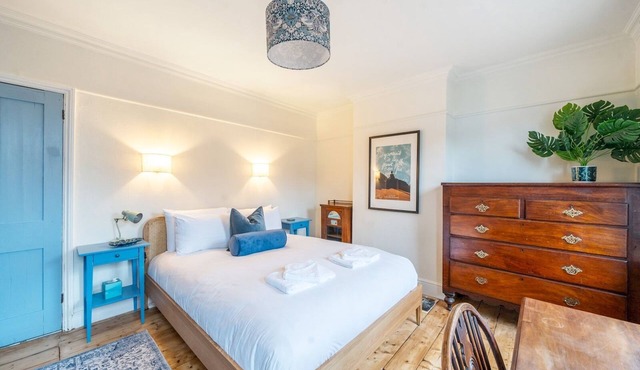 Charming 4BR Victorian Townhouse - Central Oxford - Pass the Keys