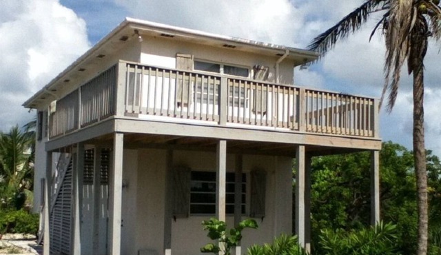 Charming and Affordable House in Prime French Leave Beach Location