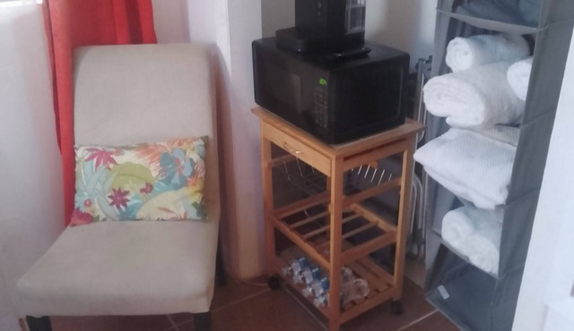 Charming B&B with WiFi and AC in Enchanting Freeport