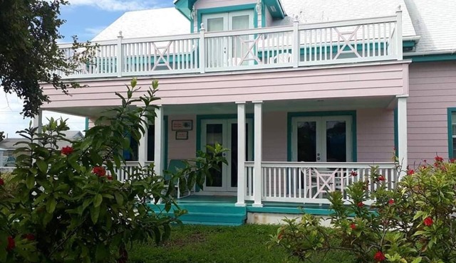 Charming safe and quiet beach escape