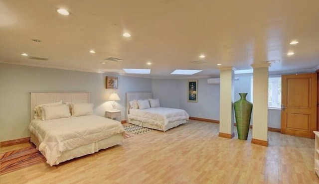 Charming condo near Atlantis, beach, and more!
