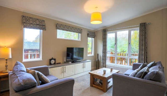 Charming Copse Corner Lodge - Spa Resort - Devon