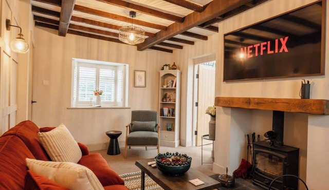Charming Cottage Near Chester Zoo + Cheshire Oaks