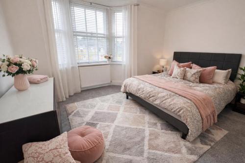 Charming Cottage in Old Windsor - Near Heathrow Airport & Lego Land