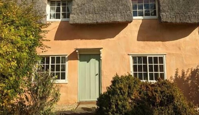 Charming Cottage in the English Countryside