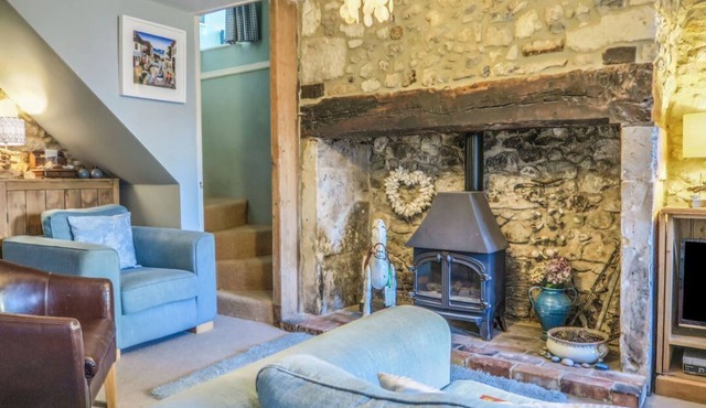 Charming Craft Cottage in Beer