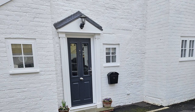 Charming hideaway in Shrewsbury town centre with free secure parking.