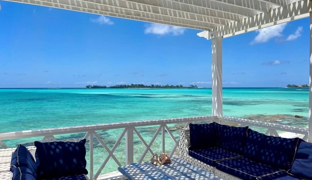 Charming ocean-front beach villa w/private pool plus SPECTACULAR VIEW!