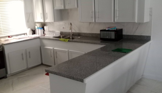 Charming unit 1 - 2 bedroom apartment with AC