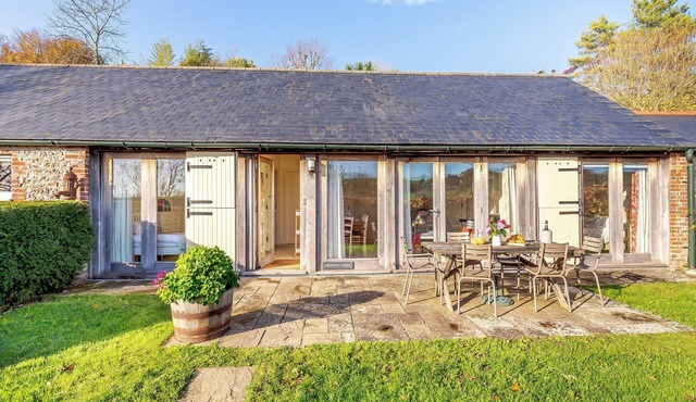 Chestnut Lodge - UKC6128