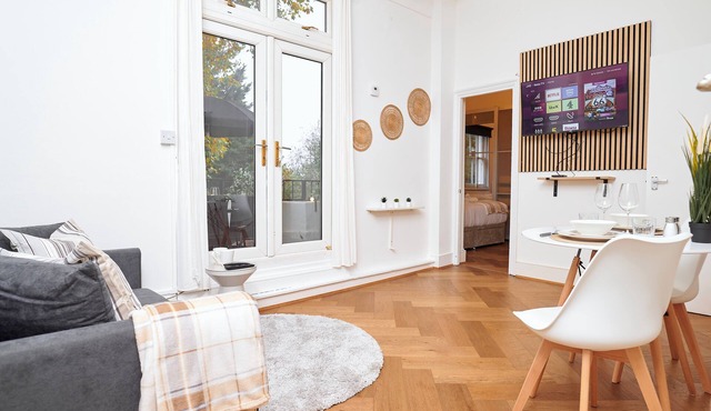 Chic 1-Bed Flat w/Terrace in Notting Hill W10
