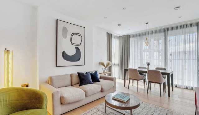 Chic 3-Bedroom Condo