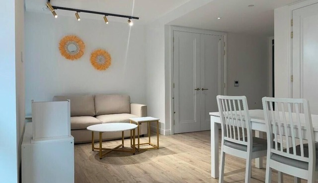 Chic city retreat one bedroom flat