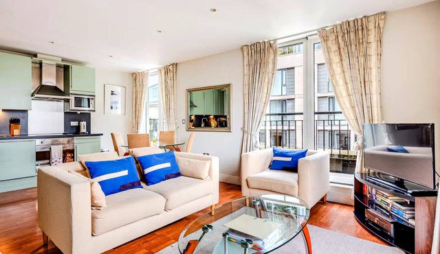City Pad | Balconies Near Tower of London | Iconic Views | 3min Tube