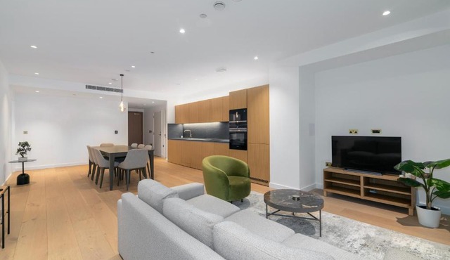 City view 3 bed hotel style apartment, Kings Cross