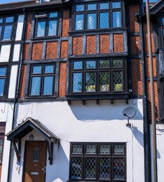 Cleave House - Modern 3 Bed and 2 Bath House - Sleeps 6 - Contractors Corporate and Family Friendly