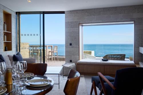 Clifftops - Blue Lodge
