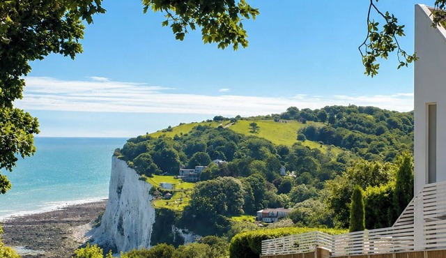 Coastal Chalet Retreat in St Margaret's Bay