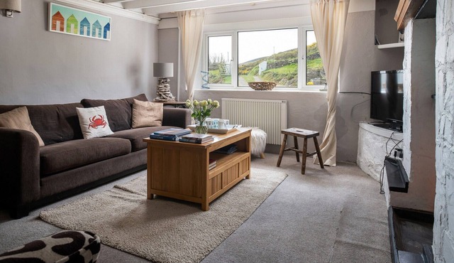 Coastal Retreat on Wales Path with Sea Views