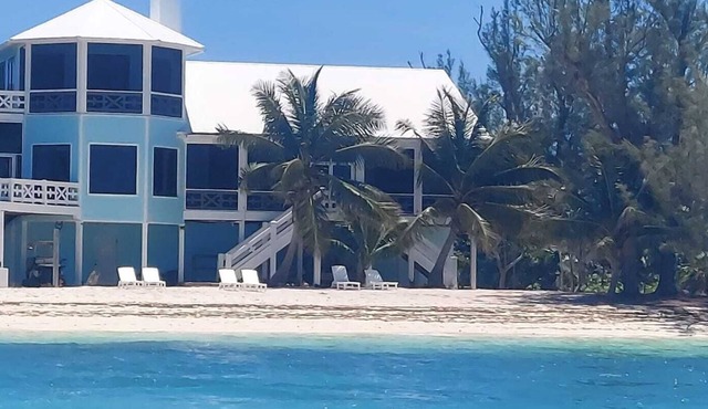 Coco Bay House + Private Beach + Near Public Dock + Green Turtle Cay