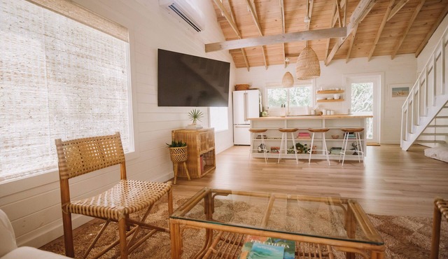 Cocomo Cottage - Boutique Retreat at Surfer's Beach