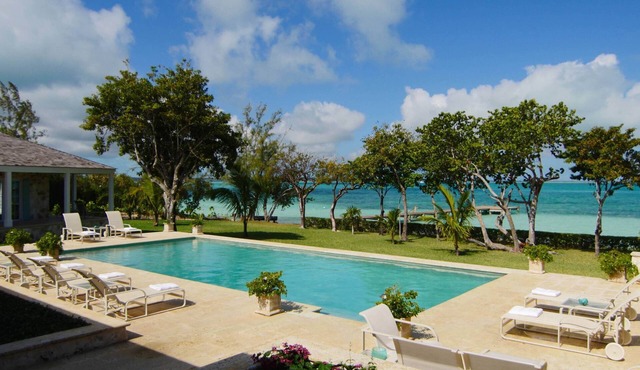 Coconut Ranch - Beautiful Secluded Harbourside Compound Villa and Pool
