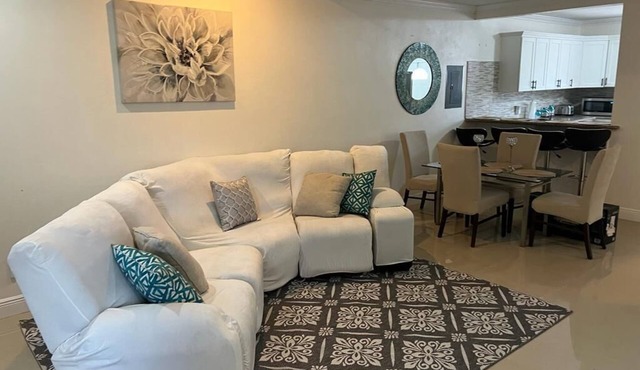 Comfortable and Cozy Townhouse in Paradise!
