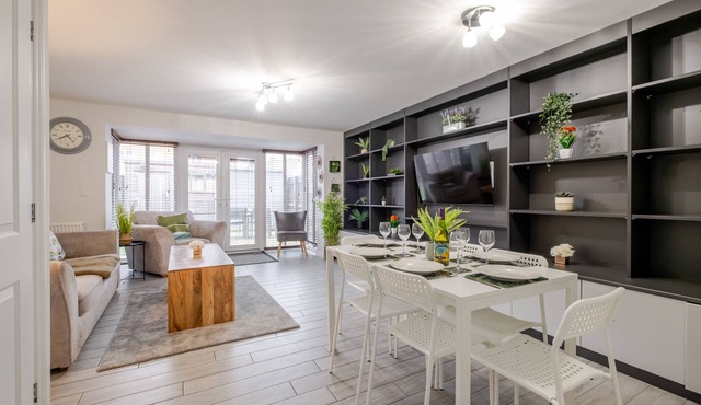 Comfy & stylish 4 bed house