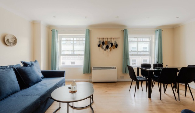 Comfy three Bedroom Apartment in Queensway