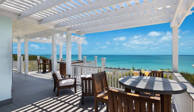 Compound w/Beach, Pool, Pickleball, Gym, Kayaks, Golf Carts, Views!