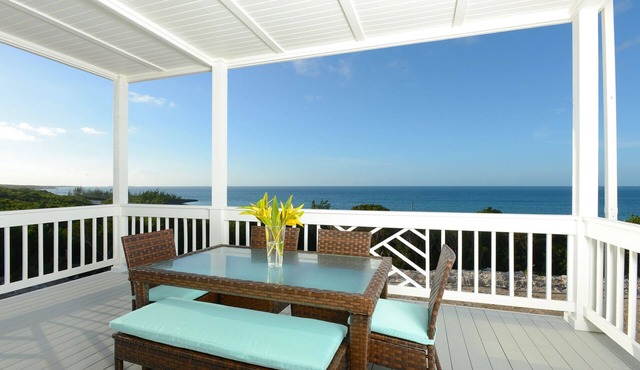 Condo w/Views, Beach, Htd Pool, Pickleball, Golf Cart,Gym, Walk to Restaurant