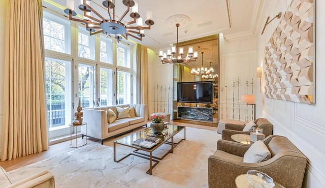 Connaught Duplex, Hyde Park view, AirCon, concierge, private gym, cinema, terrace