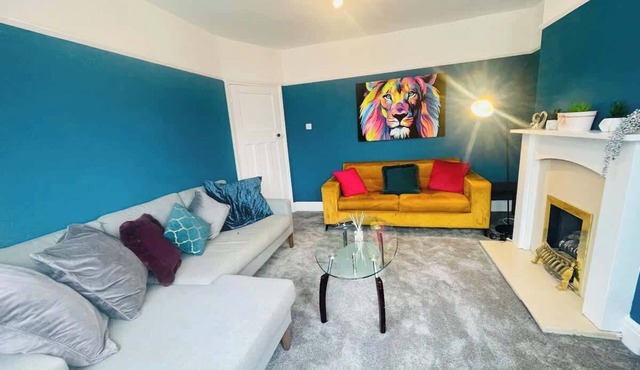 Contractor Friendly | 2 Bath |Free Parking | Wifi