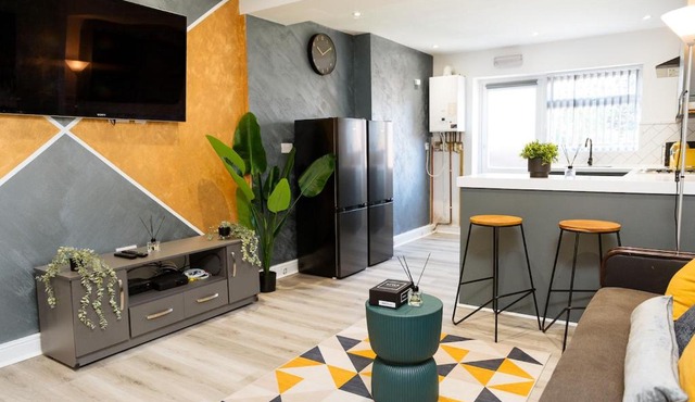 Contractor, Professional and Family Stays near Coventry University, City Centre & Hospital