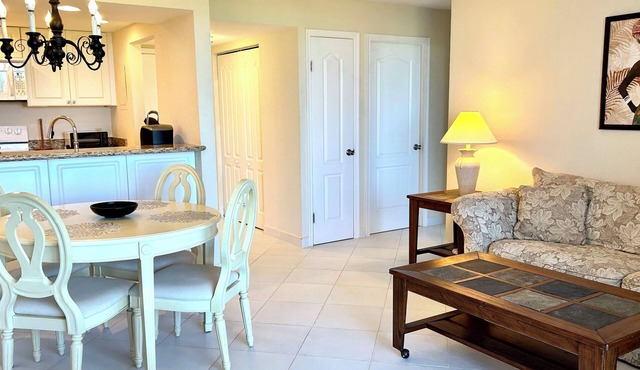 Coral Beach Condo w Ocean View 1 Bdr Sleeps 4