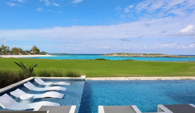 Coral Cove Villa - New Large 7 Bedroom Modern Luxury Villa + Concierge