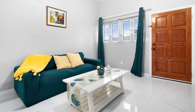 Cornerstone Rentals Lovely 1-BdRm Midtown Unit 1