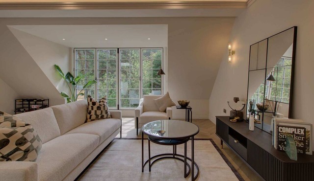 Coronation Collection · Luxury 3BR - By Tempstay
