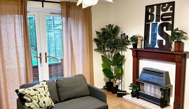 Cosy 2-bed in great location