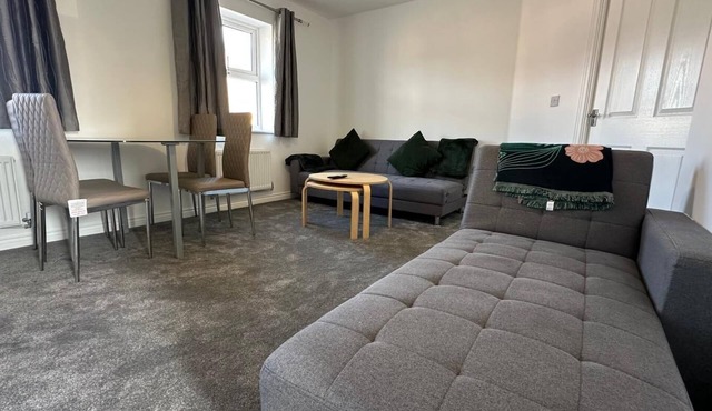 Cosy 2-Bed Maisonette| Aylesbury| Free Parking