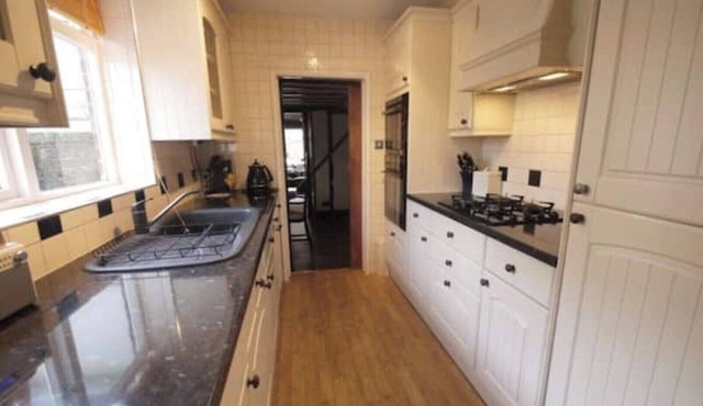 Cosy 3-Bedroom Character Cottage in Historic Waltham Cross