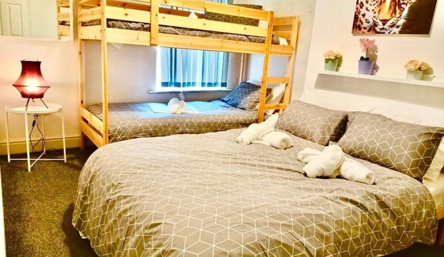Cosy 4 Bedroom Liverpool Contractor & Family Stay