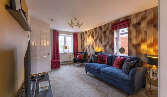 Cosy & Bright Home | Free Parking | Next to M1