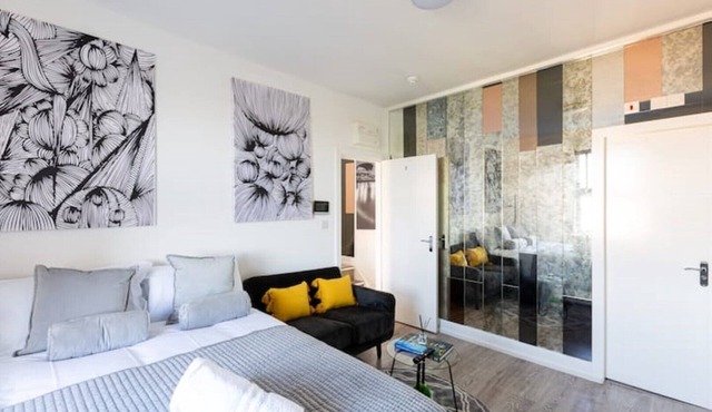 Cosy Central Studio Apartment Zone 2, Studio 4
