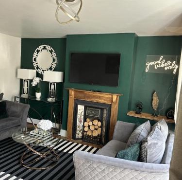 Cosy Corby Getaway